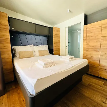 Kemp Mobilhome Luna Ii Biograd Na Moru